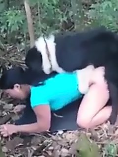 Perro folla a mujer casero